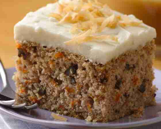 carrot cake with walnuts